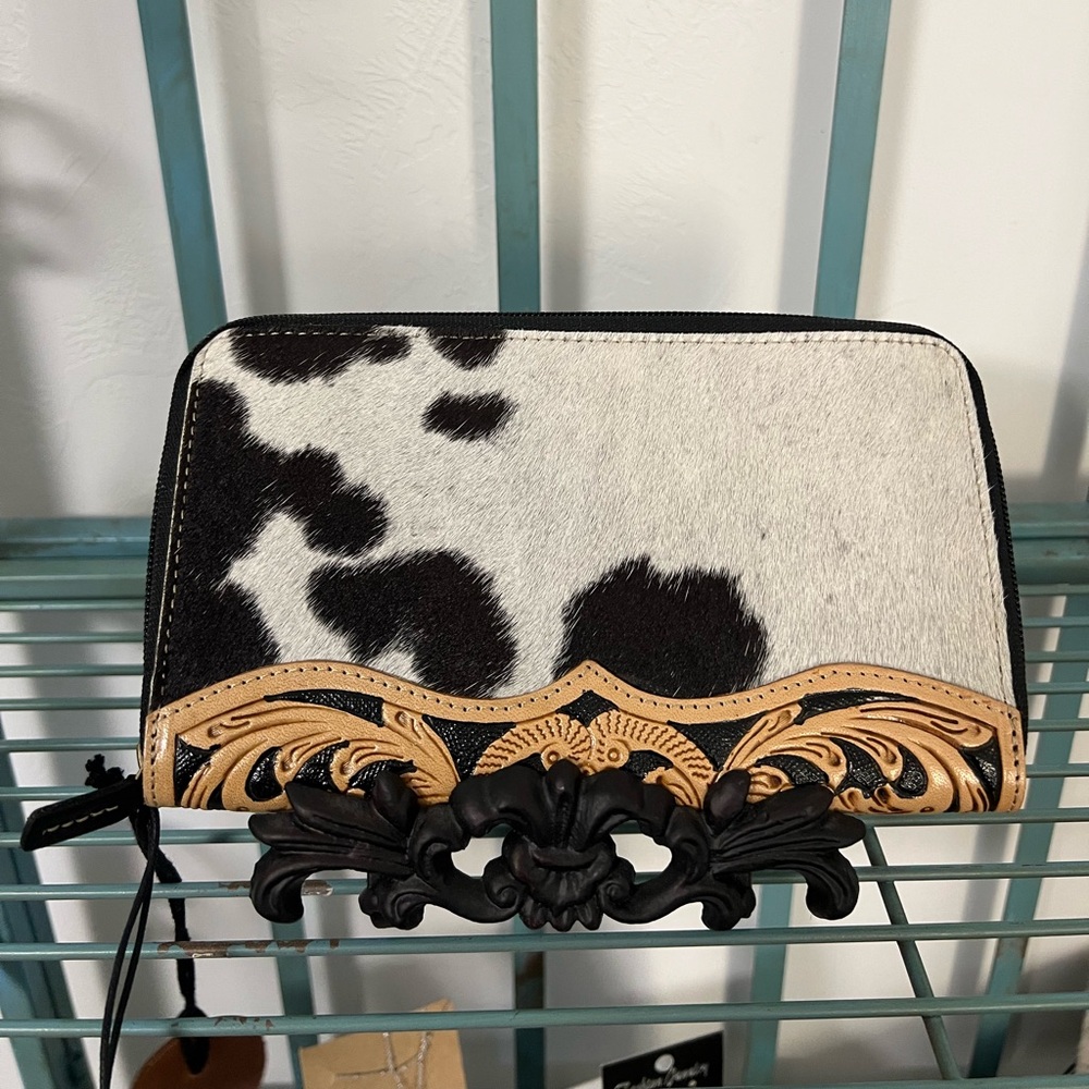 New Myra Bag boho Hand-tooled Leather Wallet Floral zip top cowhide black white - Picture 4 of 6